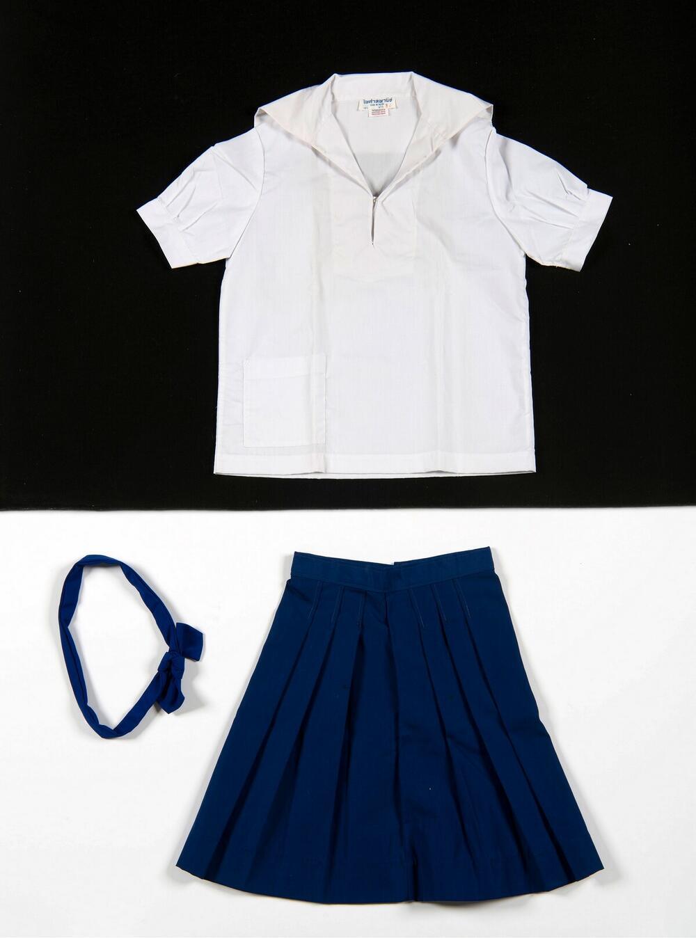 Een uniform voor een schoolmeisje van de secondary school?