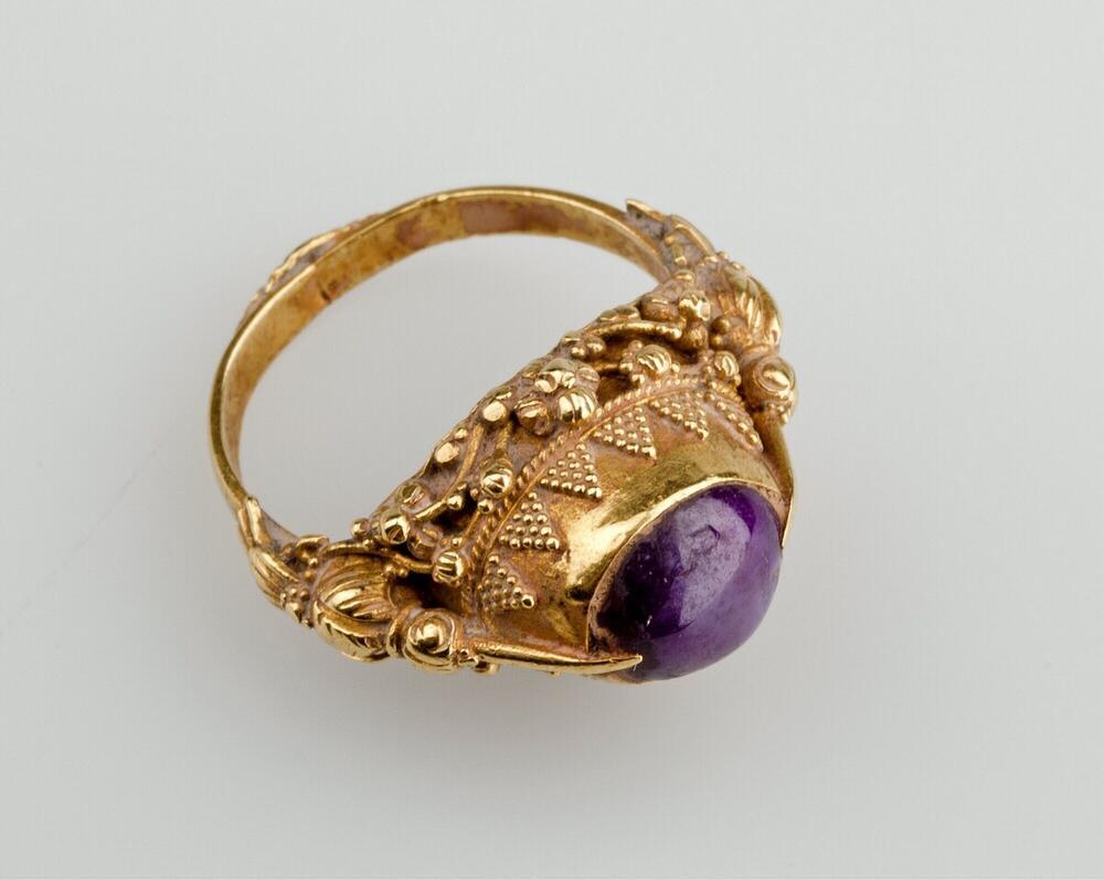 Finger ring