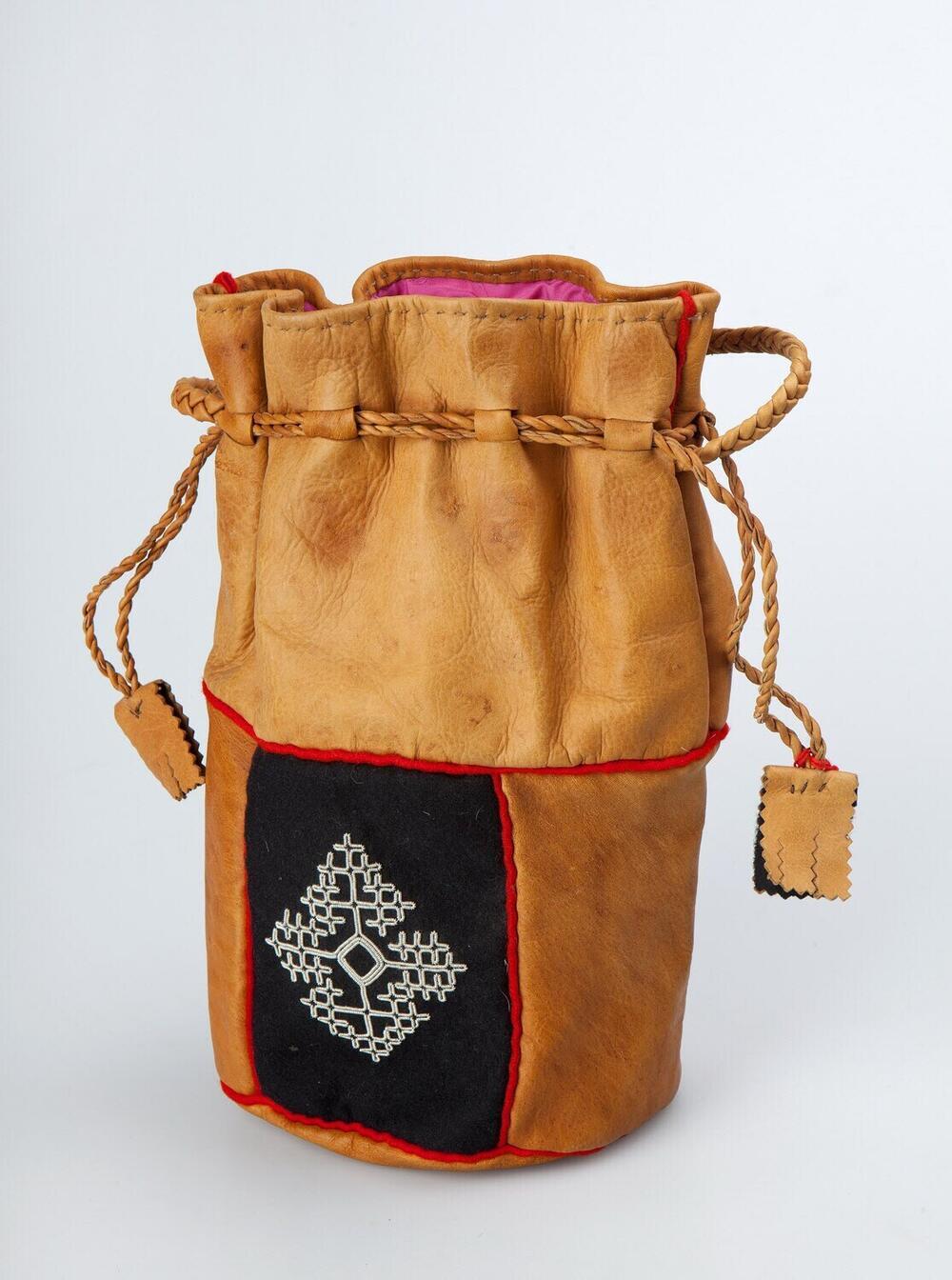 Tas