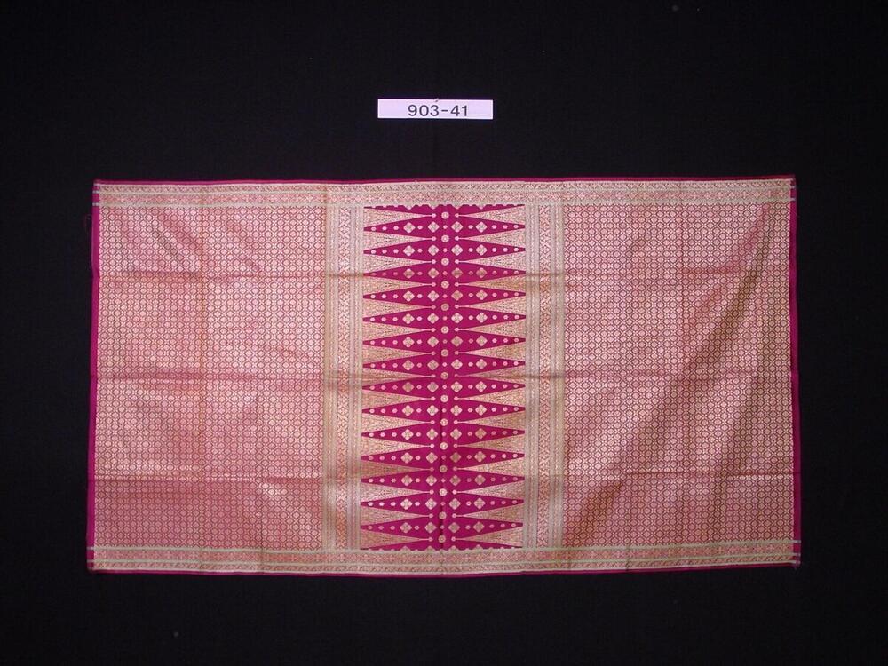 Zijden wikkelrok met geometrisch patroon van bloemmotieven in imitatiegouddraad