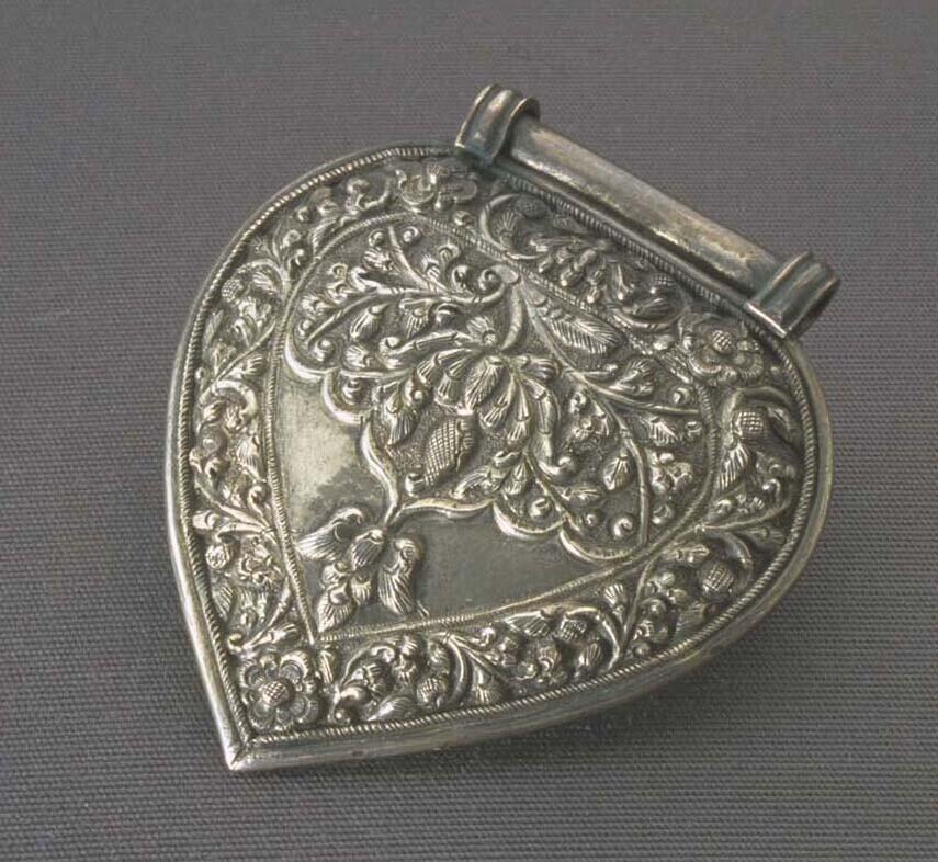 Silver chastity plate for girls