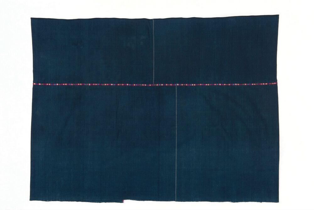Donkerblauwe wikkelrok met geborduurde banden