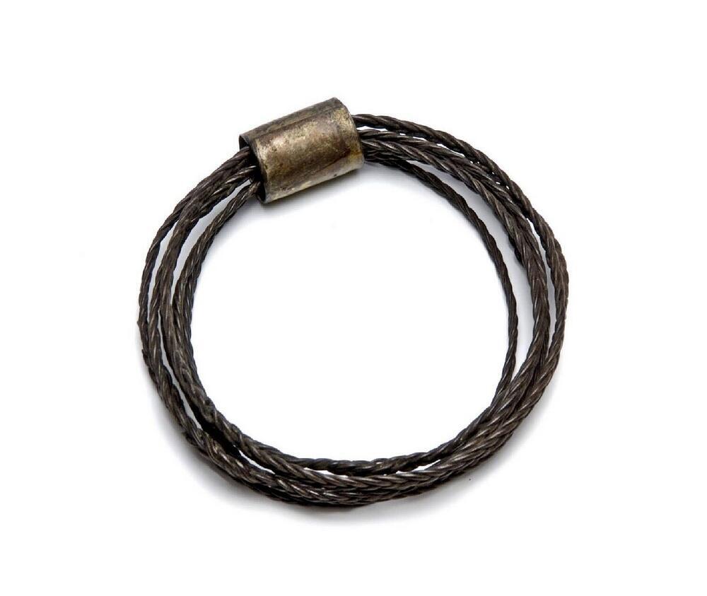 Armband van plantaardig vezel