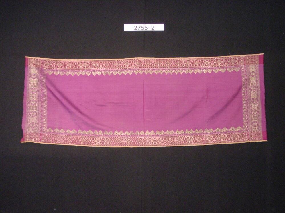 Zijden schouderdoek met ornament van gouddraad