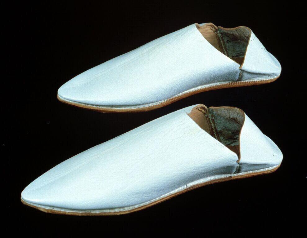 Paar leren mannenpantoffels, babouches