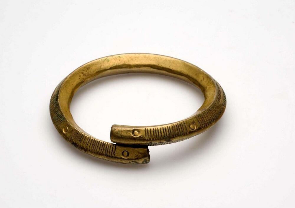 Messingen bovenarmband voor vrouwen