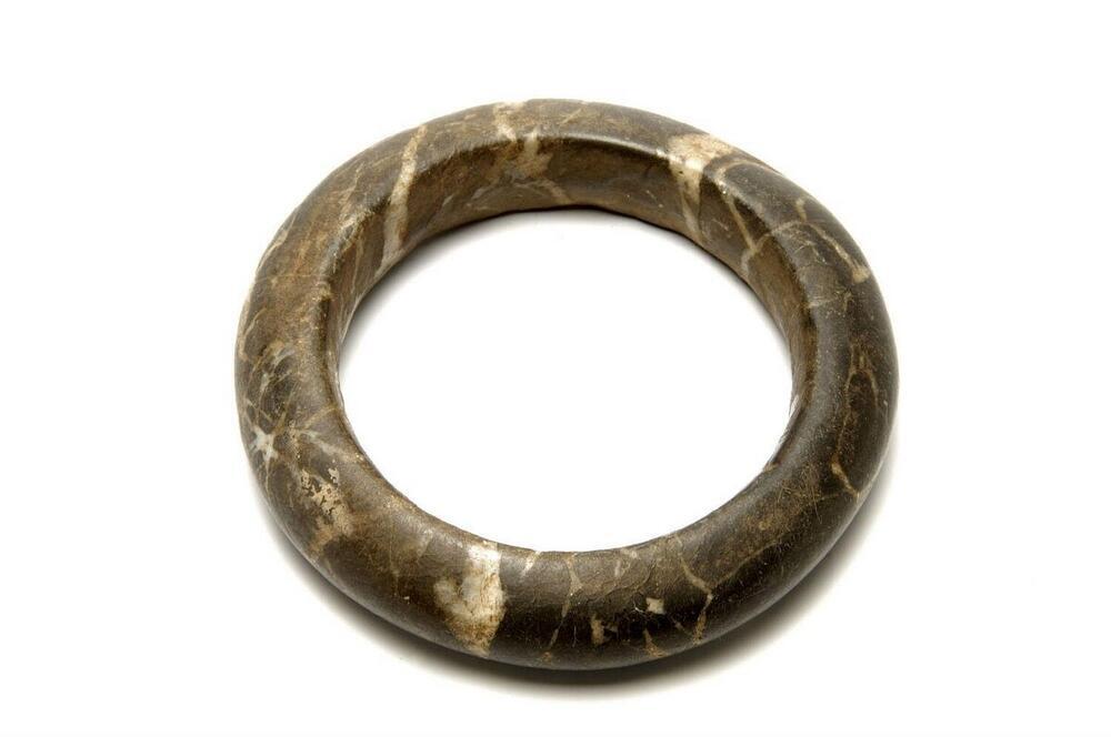 Stenen armband
