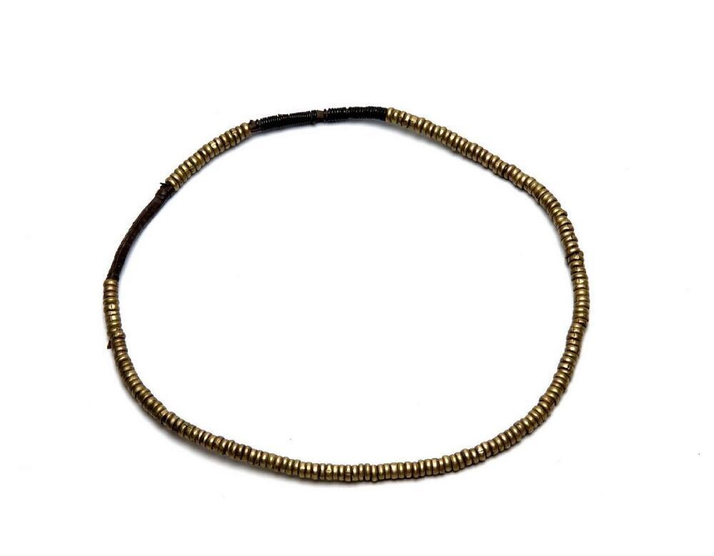 Rotan beenband met koperen ringetjes