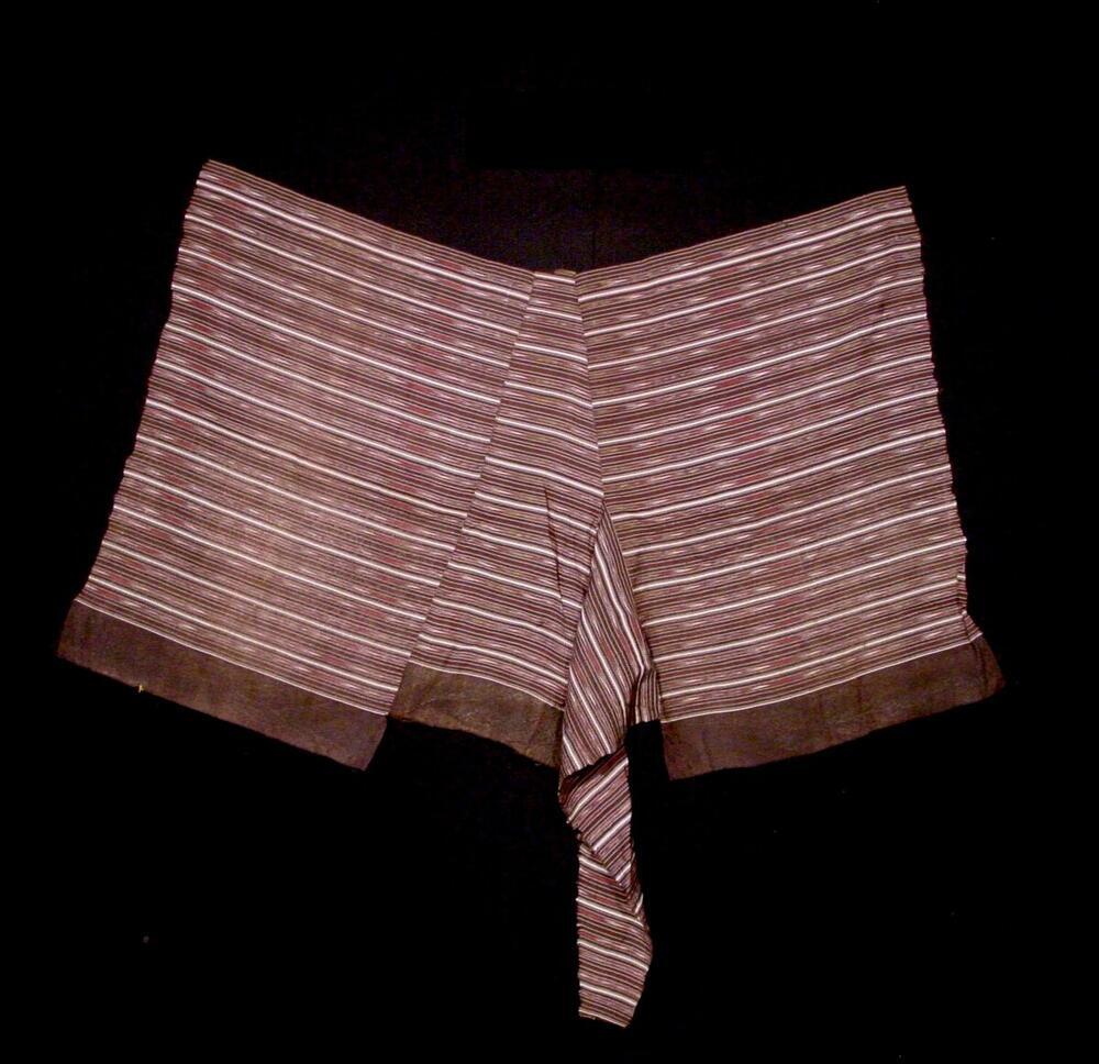 Korte broek van kamweefsel