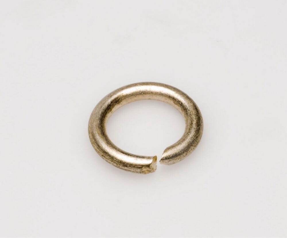 Metalen teenring