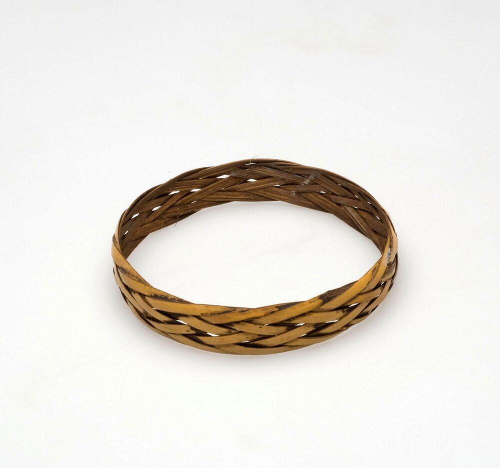 Armband van gevlochten rotan