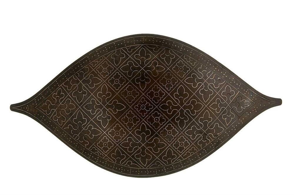 Bronzen gordelplaat, versierd met bladmotieven