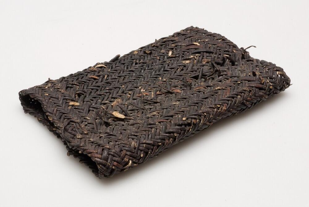 Armband van gevlochten vezel