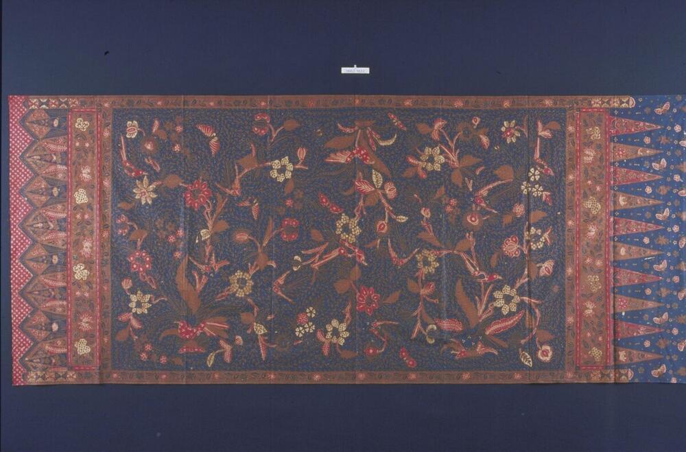 Wikkelrok met florale motieven, vogels en vlinders