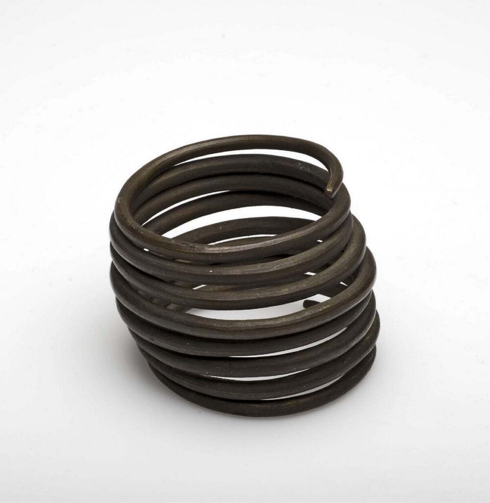 Koperen armband, in spiraal gewonden