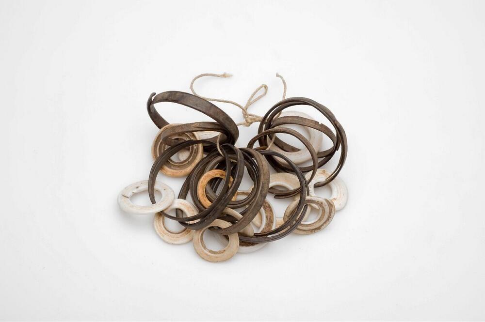 Bos van dertien oorhangers