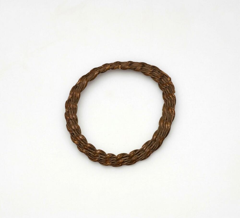 Armband van gevlochten rotan