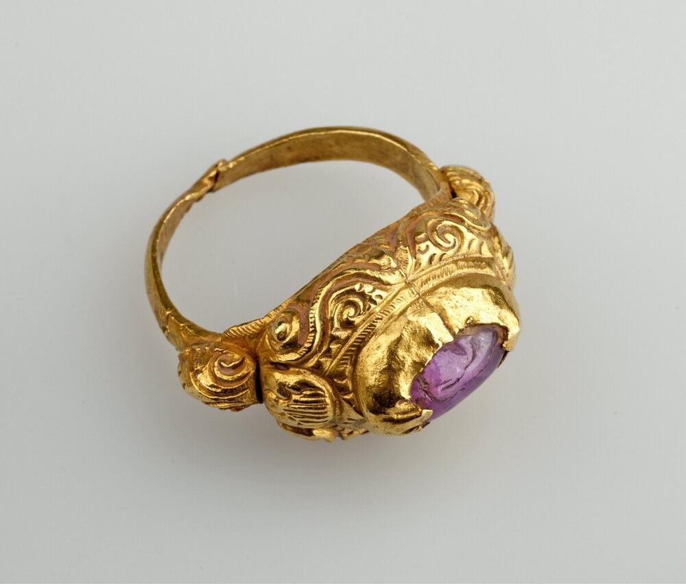 Finger ring