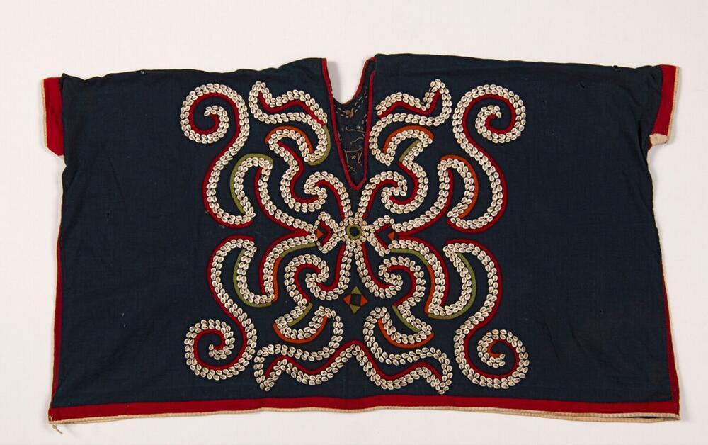 Cotton jacket, decorated with shells