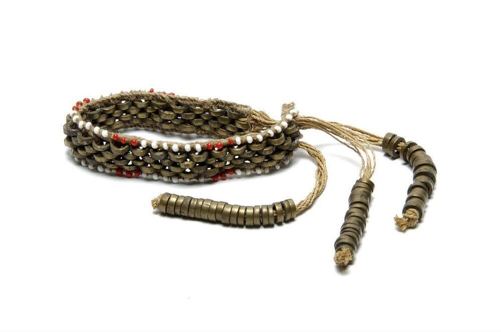 Armband van messingen schijven en kralen