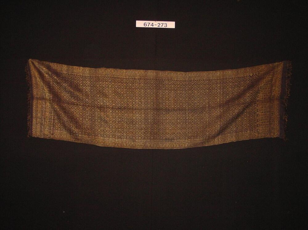 Hoofddoek van donkerblauwe zijde met franjes, doorweven met gouddraad