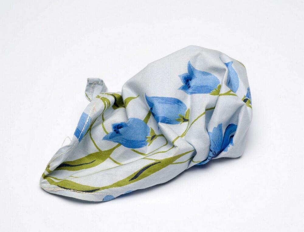 Model van een Surinaams-Creoolse hoofddoek