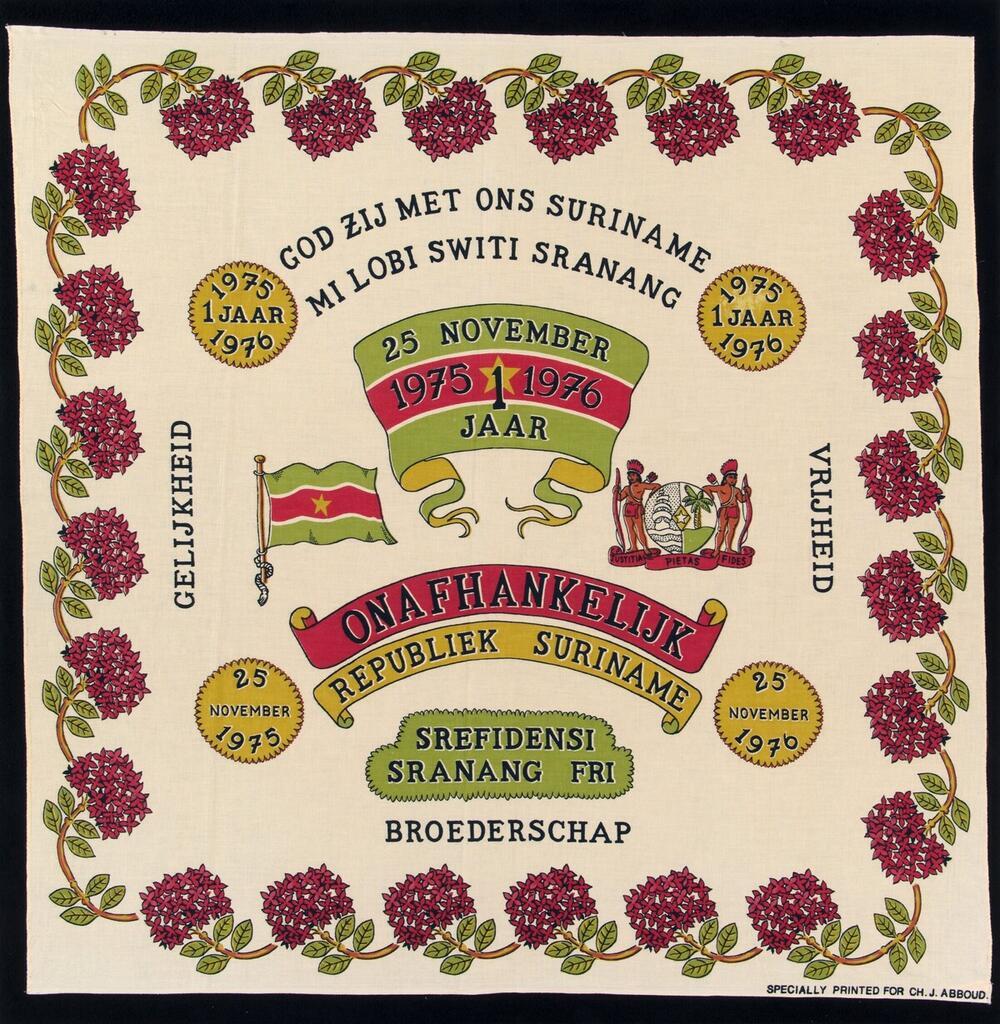 Katoenen Surinaams-Creoolse hoofddoek, ter gelegenheid van één jaar Onafhankelijkheid van Suriname