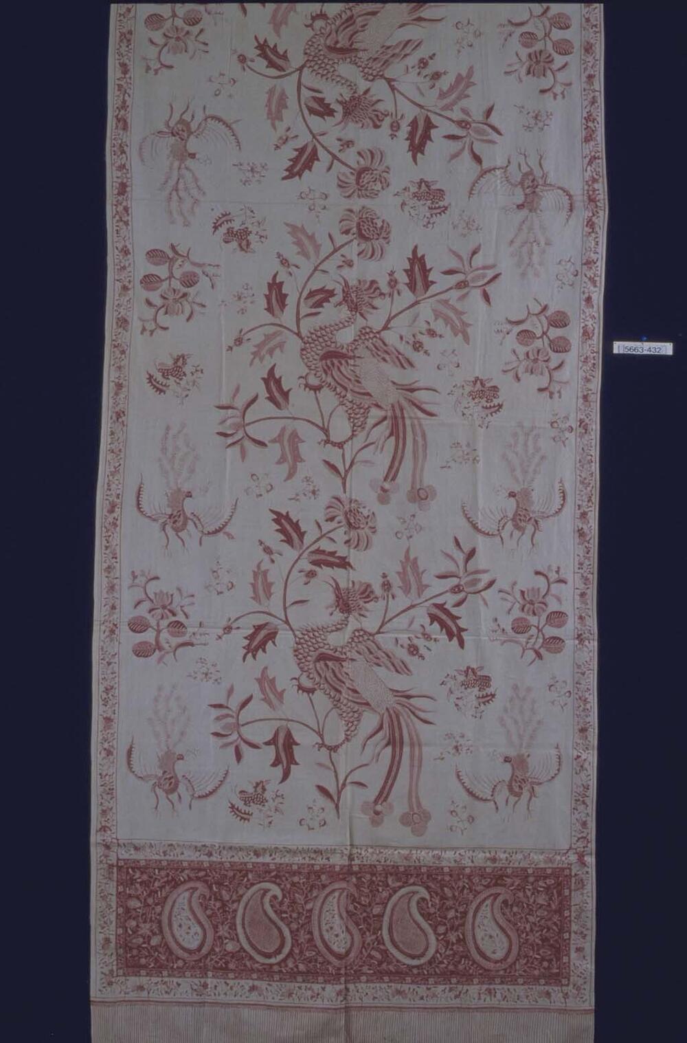 Doek, met grote fabelvogels, chrysanten en kashmirachtige motieven, bestemd voor Sumatra,