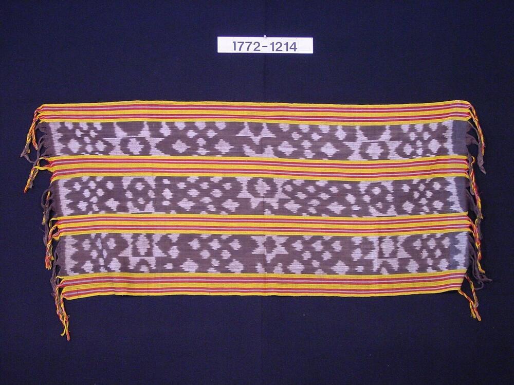 Katoenen schouderdoek met ornament in scheringikat