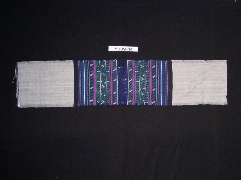 Weefsel bestemd voor het vervaardigen van een blouse