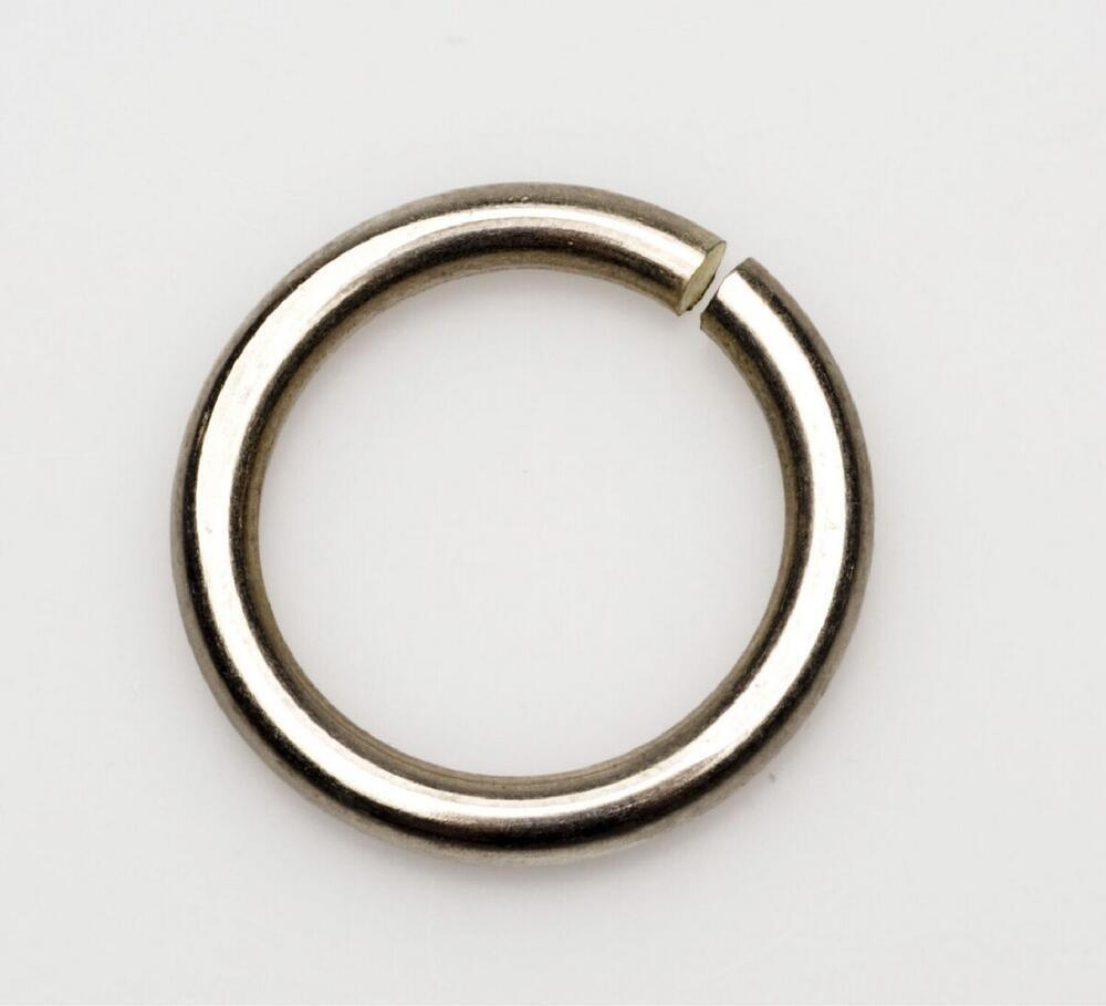 Metalen teenring
