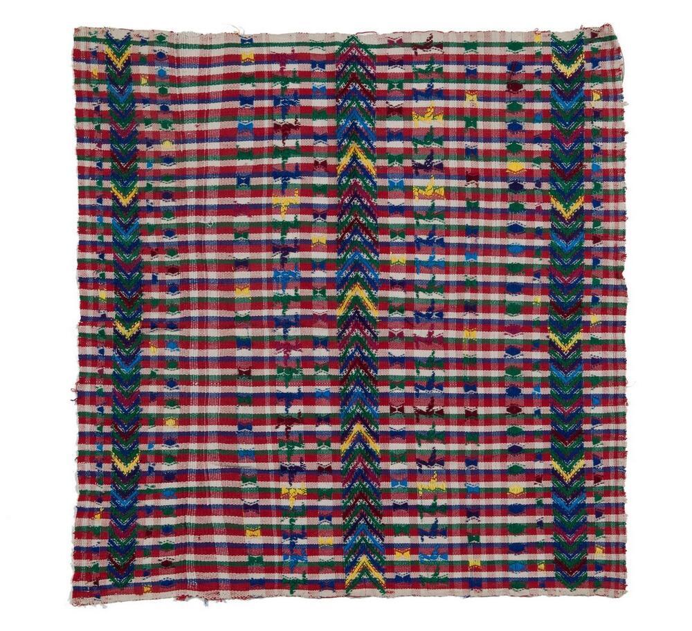 Gestreepte doek met geometrische motieven