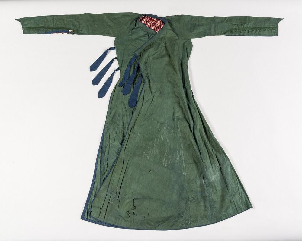Man's over garment