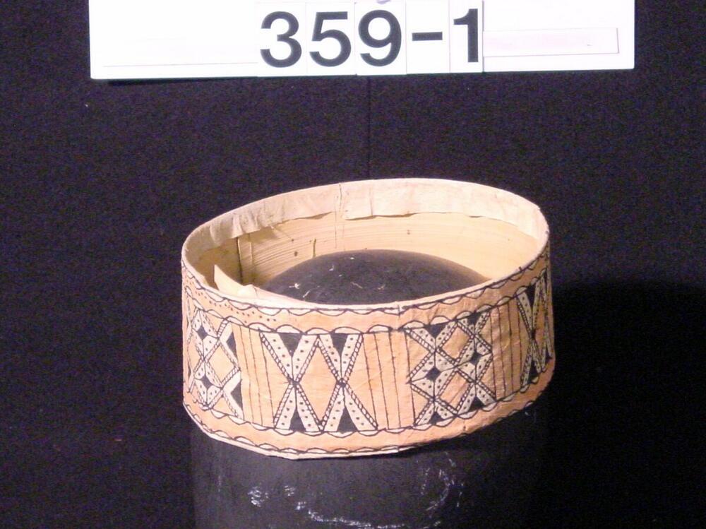 Women's headband made of bamboo and barkcloth