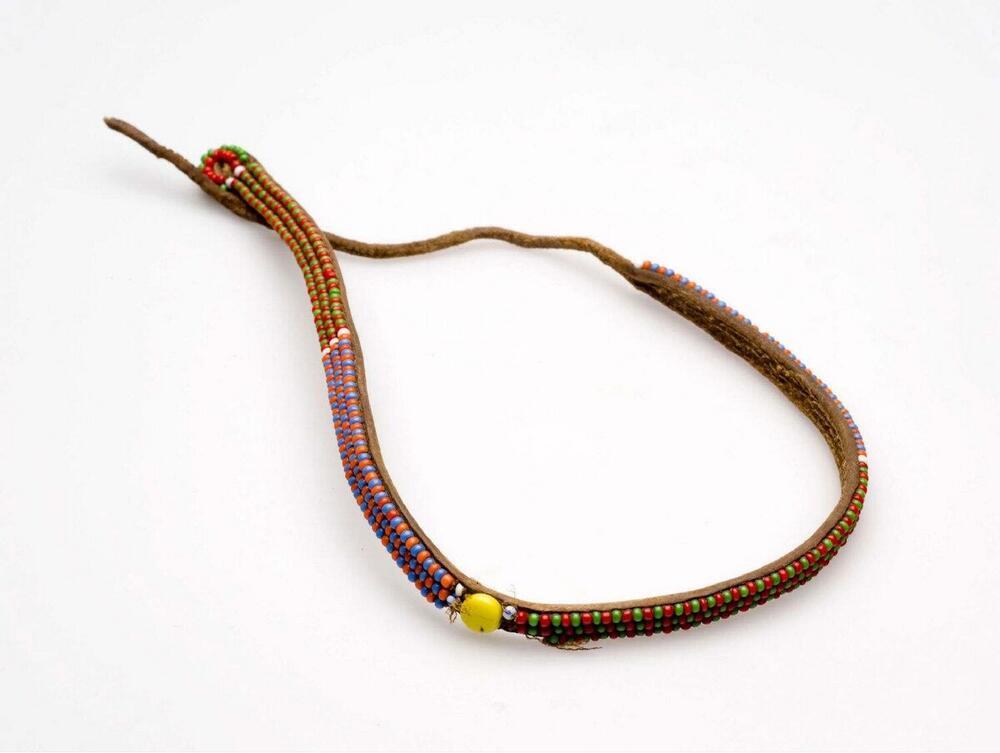 Leren armband met kralenversiering