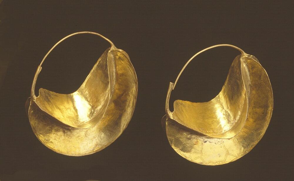Ear pendants