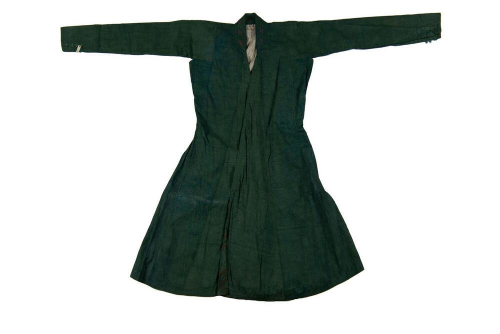 Man's overgarment