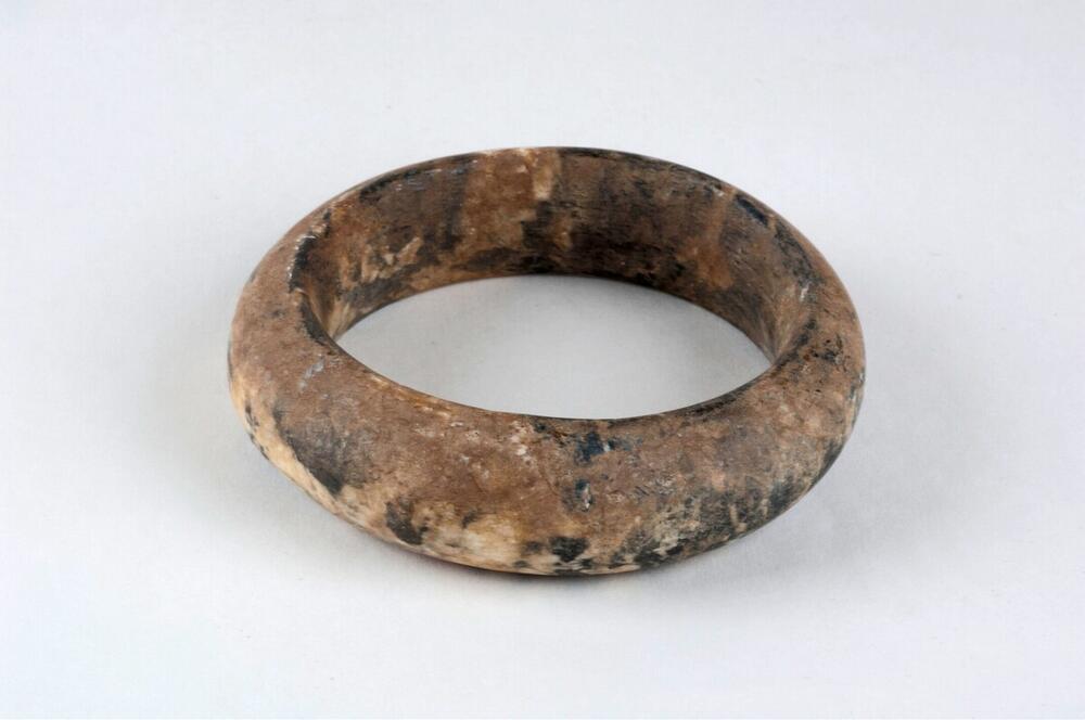 Stenen bovenarmband voor mannen