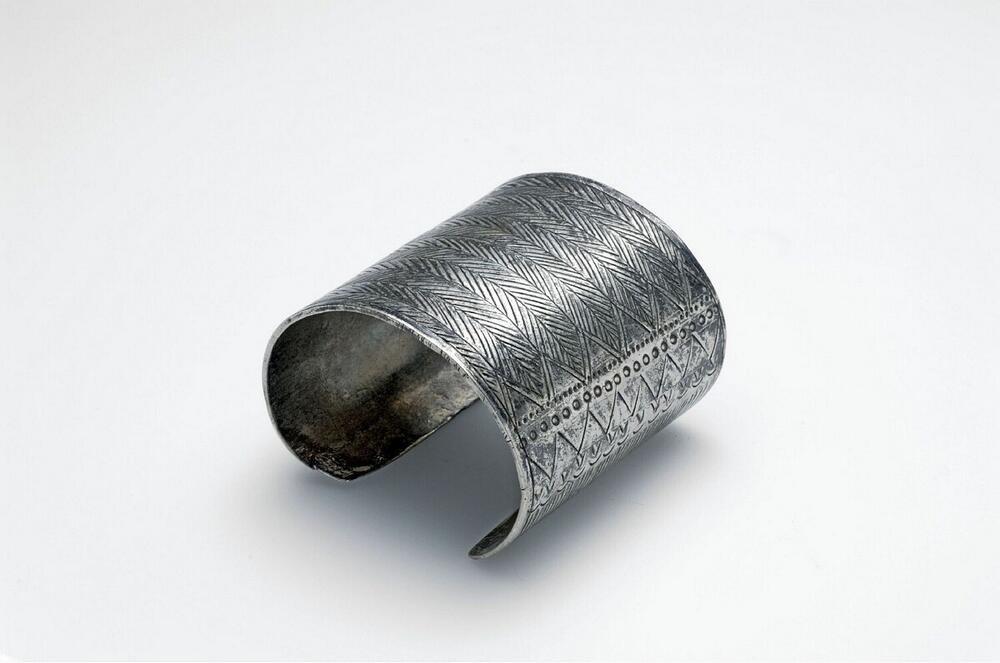 Armband, gedragen door vrouwen