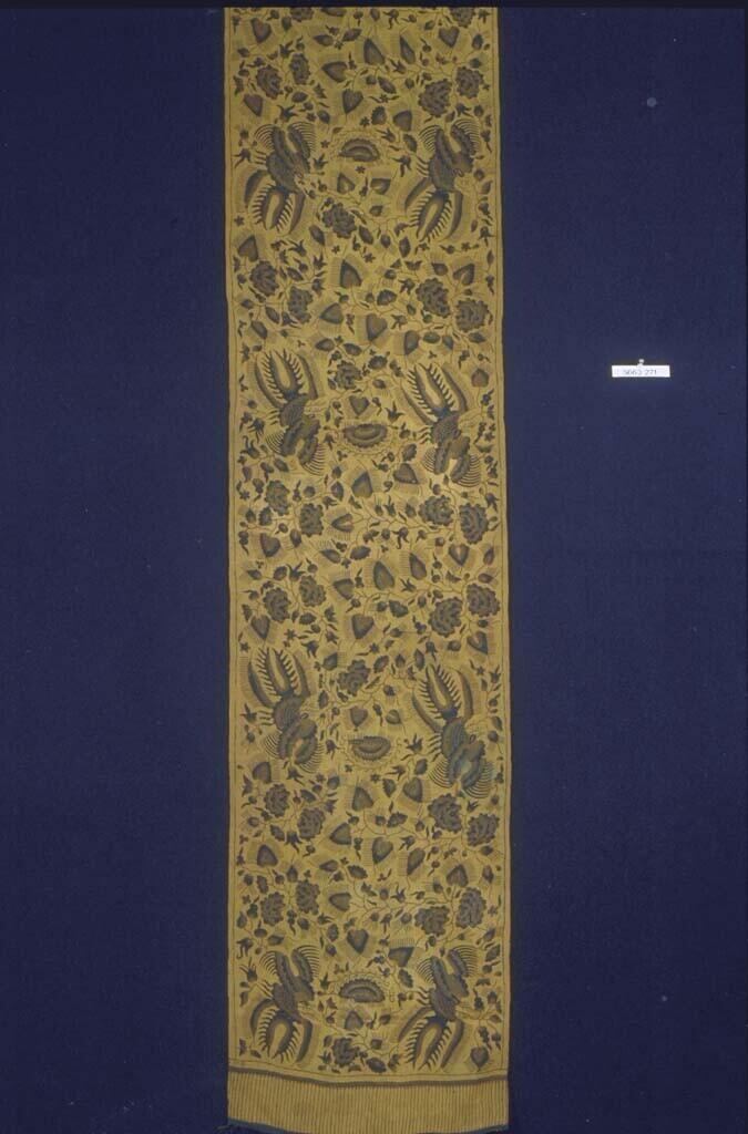 Zijden schouderdoek met fabelvogels en andere fabeldieren
