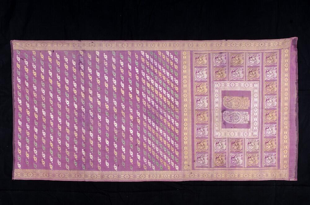 Groot fragment van een zijden wikkeldoek