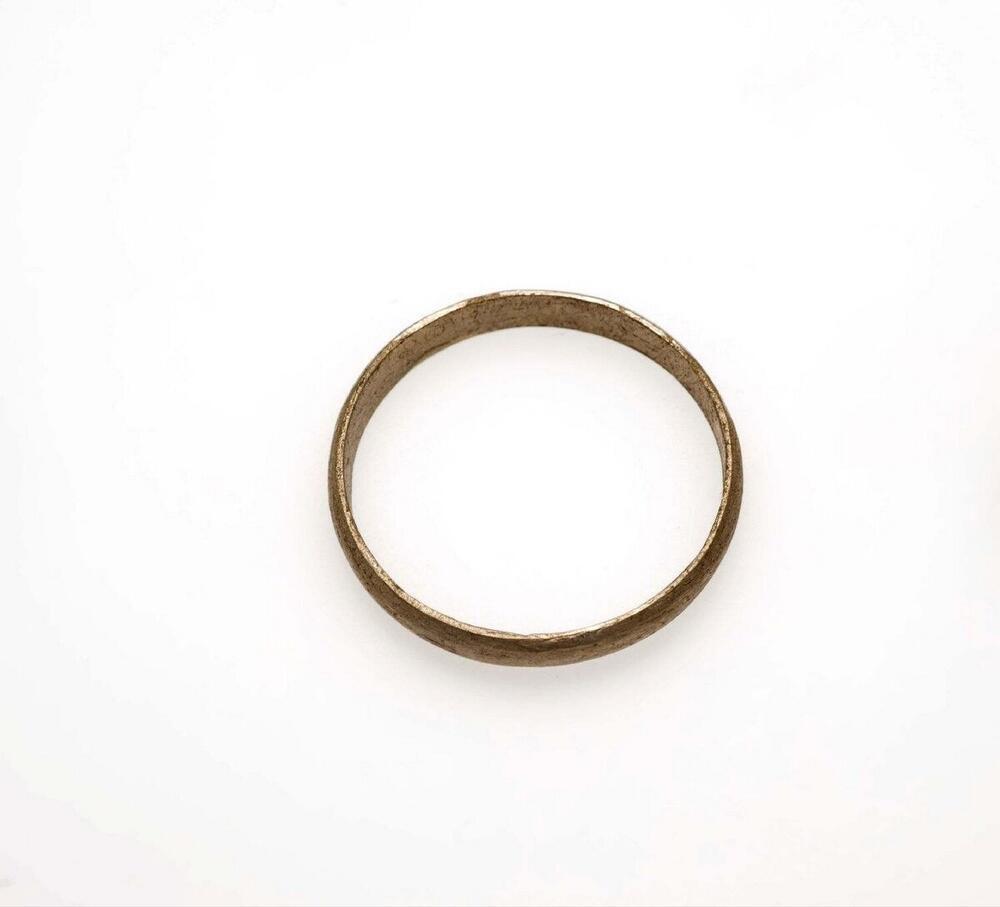 Nikkelen oorring