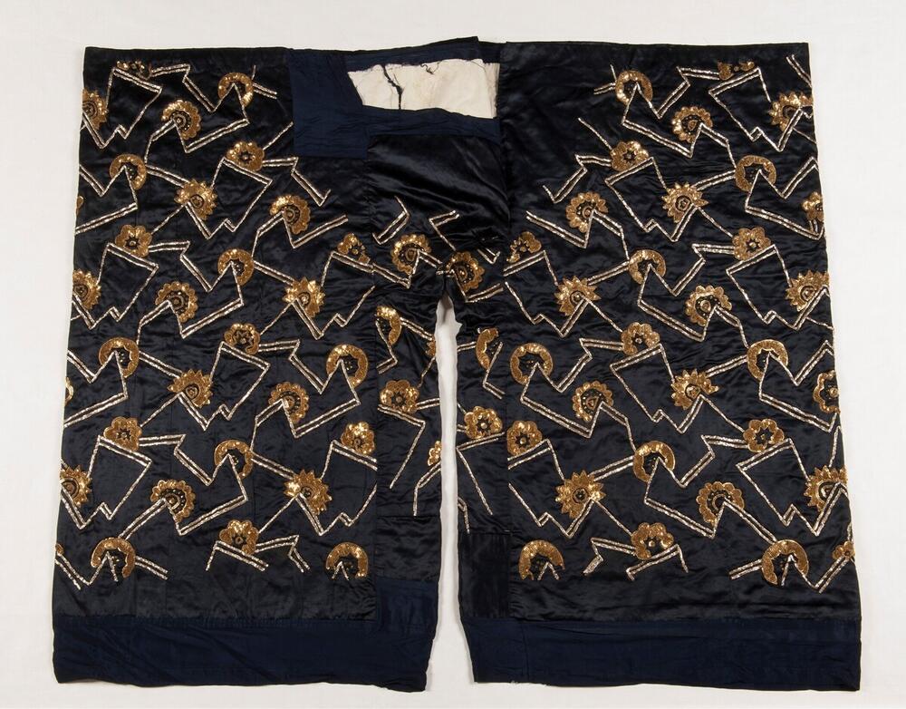 Broek, onderdeel van bruidskleding