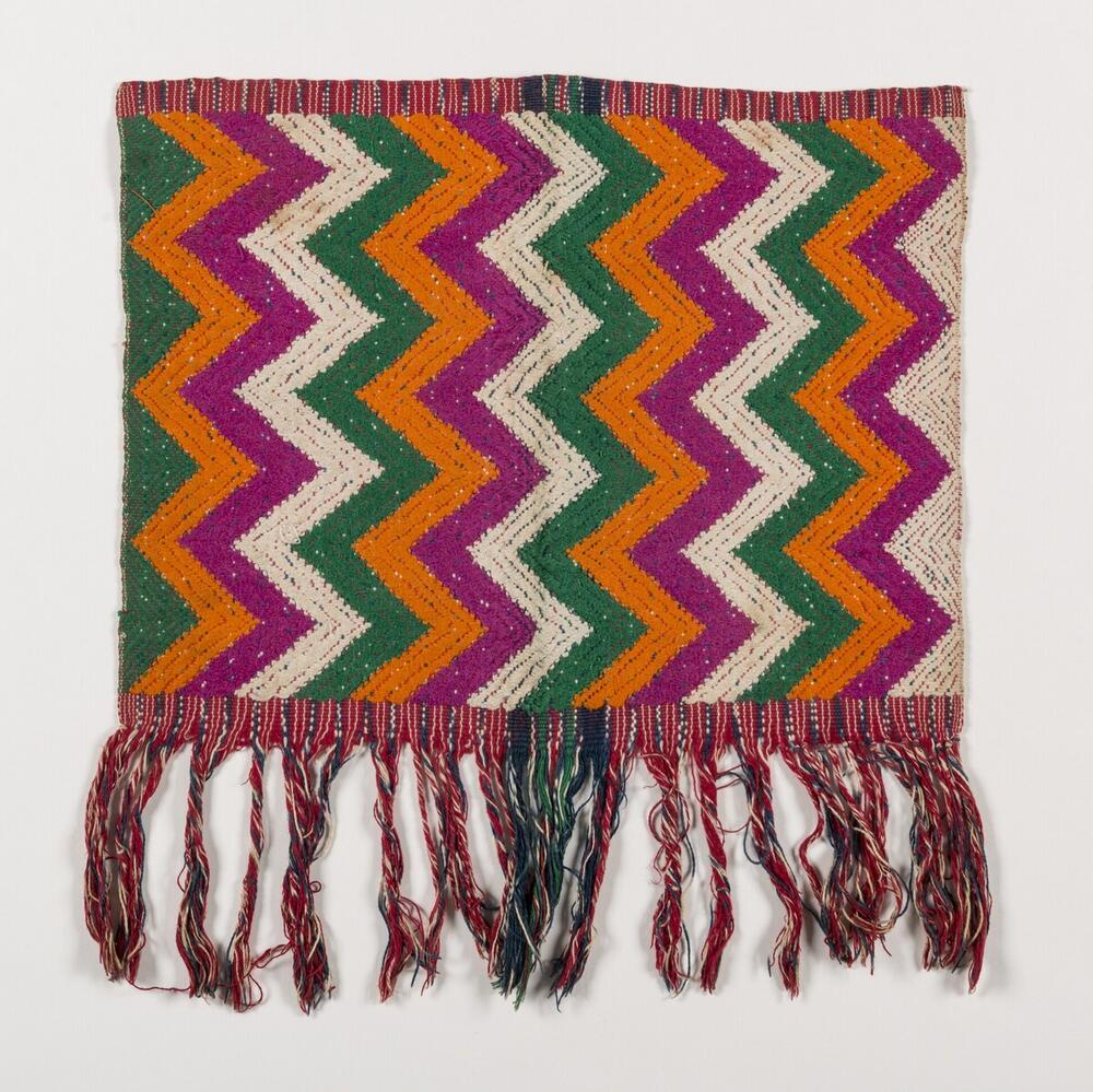 Doek met Jaspe (ikat) gekleurd