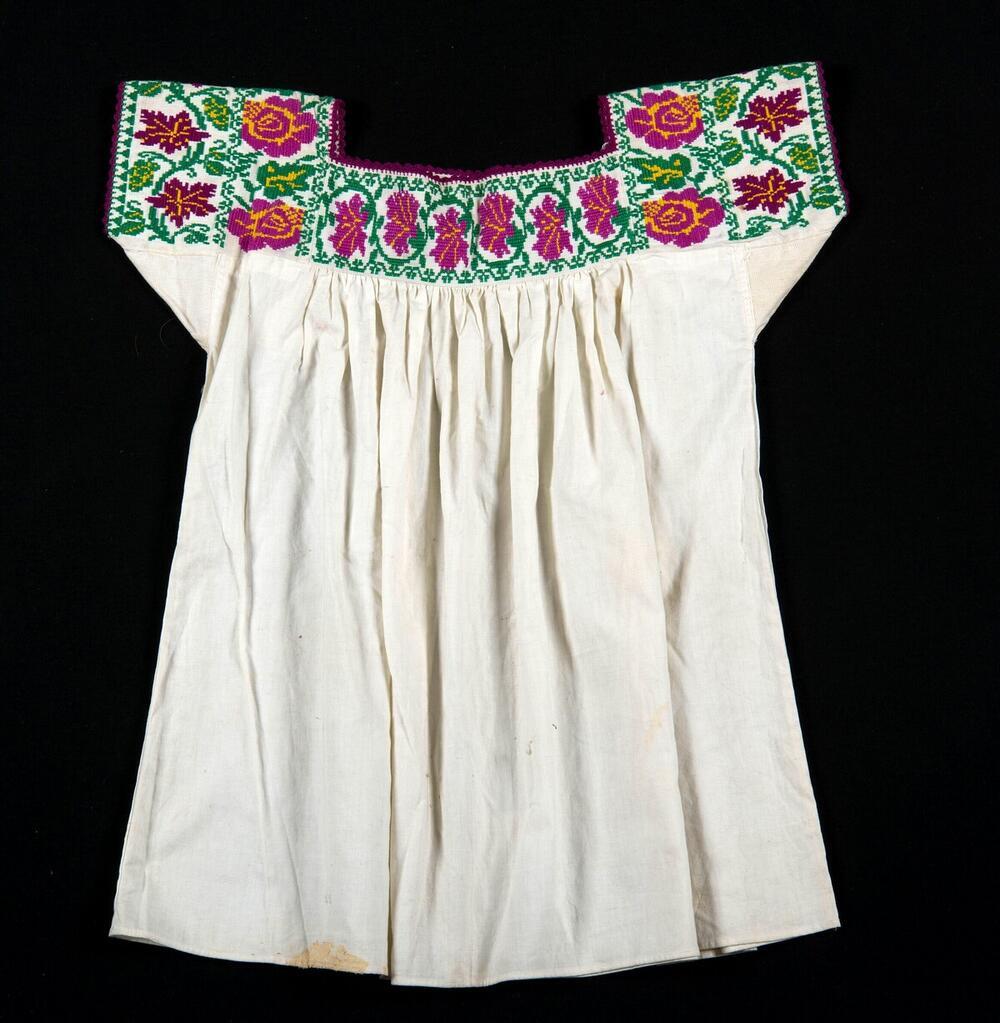 Witte blouse met bloemmotieven