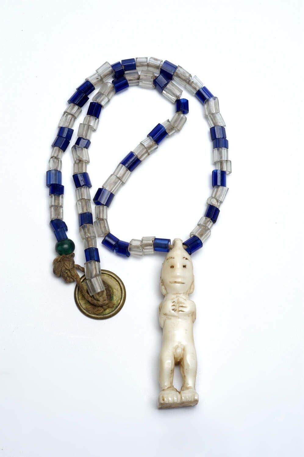 Halssieraad met amulet