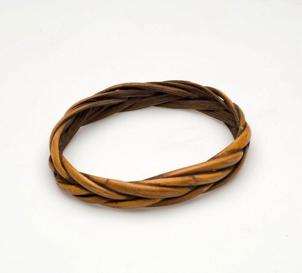 Armband van gevlochten rotan