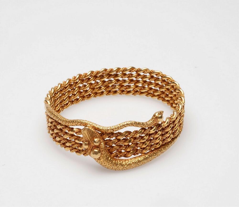 Gold bracelet in the form of a snake