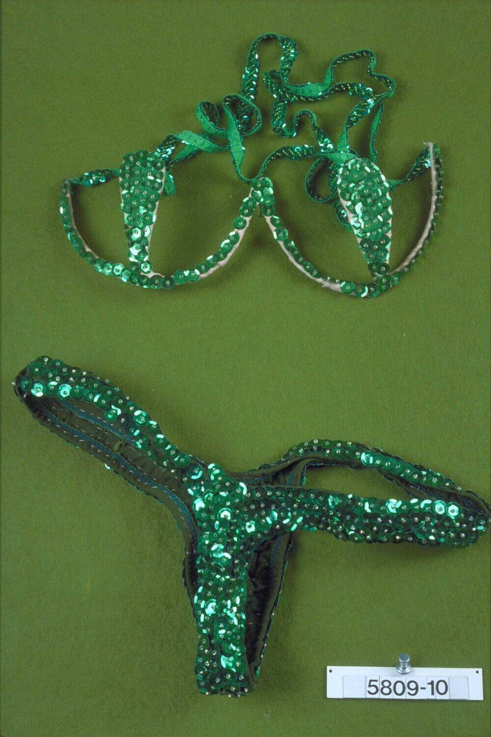 Slipje van carnavalsbikini