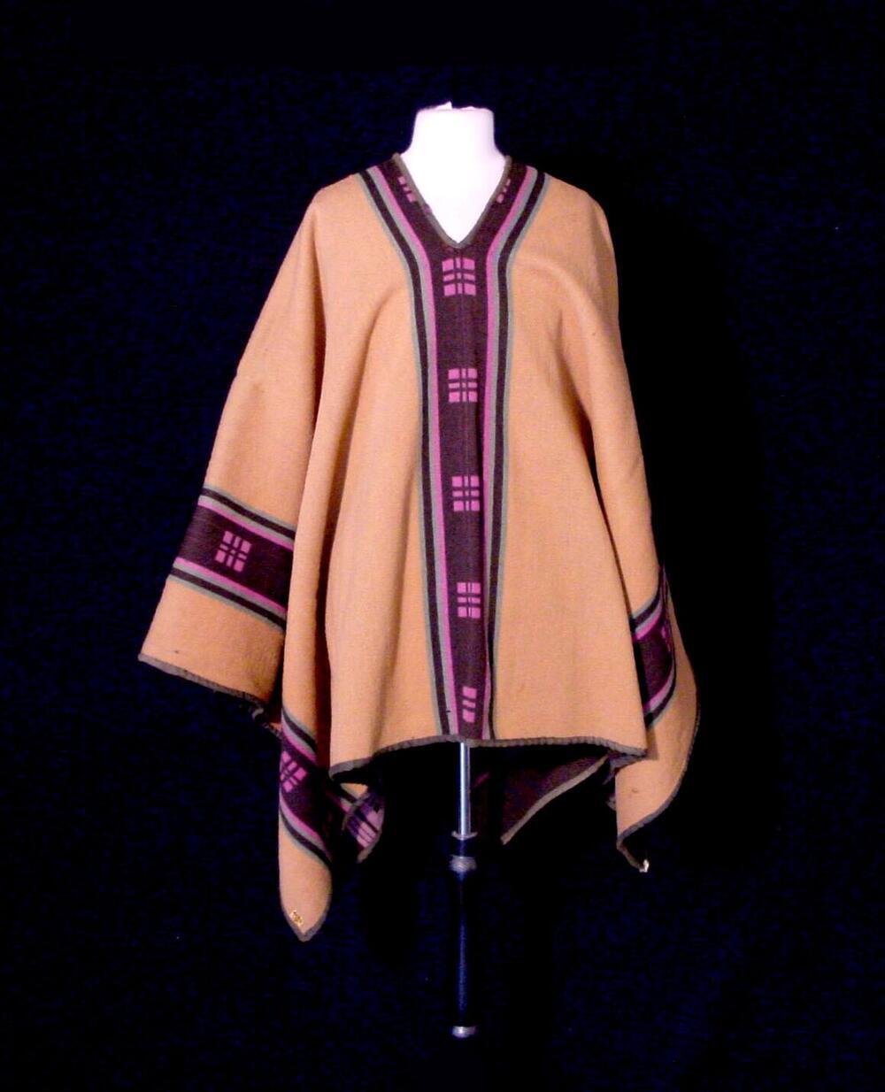 Wollen poncho met geblokte banen in bruin, grijs en lila
